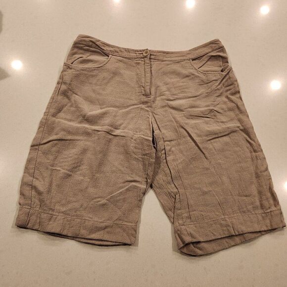 Eileen Fisher womens linen shorts. Size M